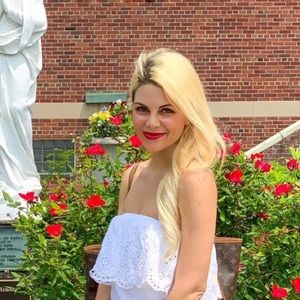 Meet your Posher, Lana